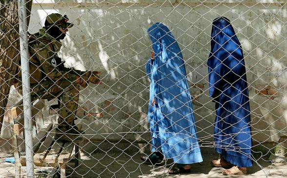 Толиблар қуллик ва зулмга қонуний тус бердилар